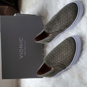 Vionic Kani Style Shoes in Olive Color